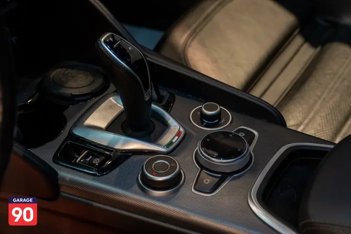 Alfa Romeo Giulia 2021 - صورة 14