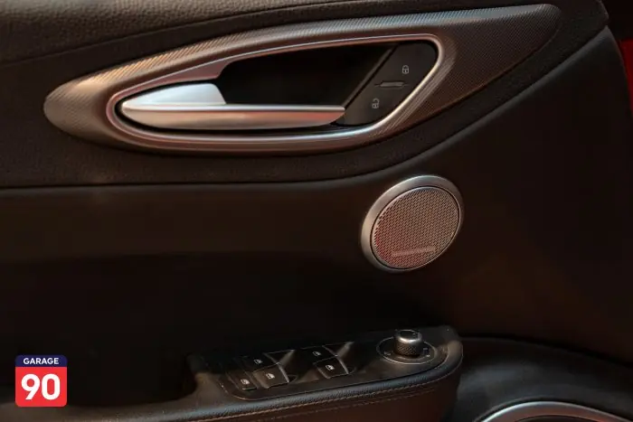Alfa Romeo Giulia 2021 - صورة 16