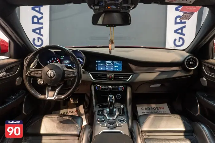 Alfa Romeo Giulia 2021 - صورة 9