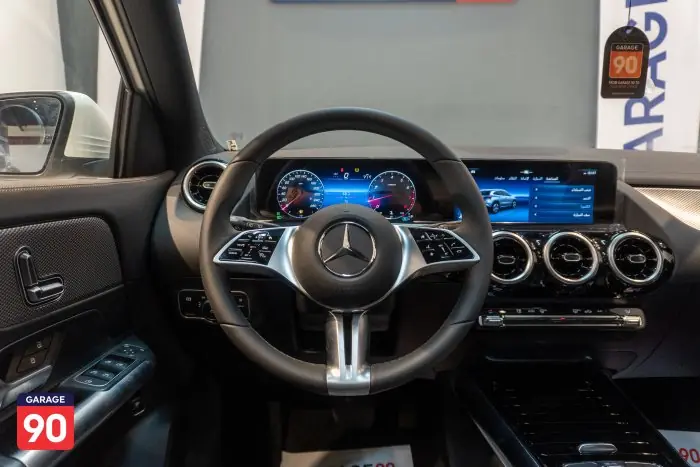 Mercedes-Benz GLA200 2025 - صورة 10