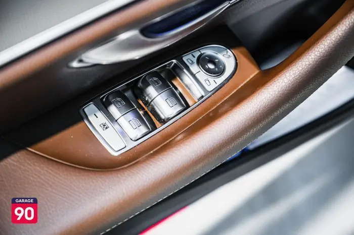 Mercedes-Benz E200 2017 - صورة 19