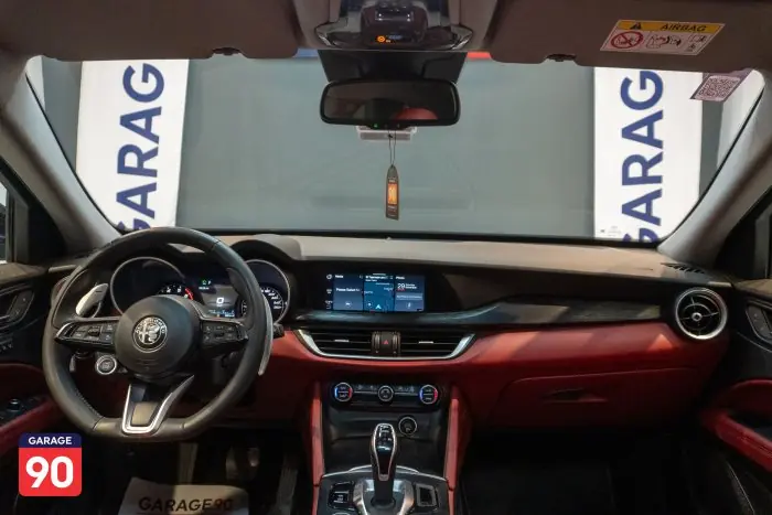 Alfa Romeo Stelvio 2021 - صورة 9