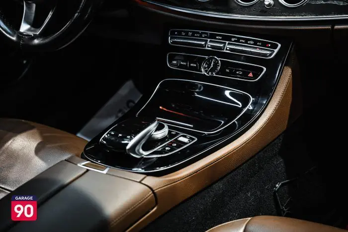 Mercedes-Benz E180 2018 - صورة 12