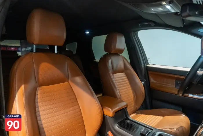 Land Rover Discovery 2016 - صورة 15