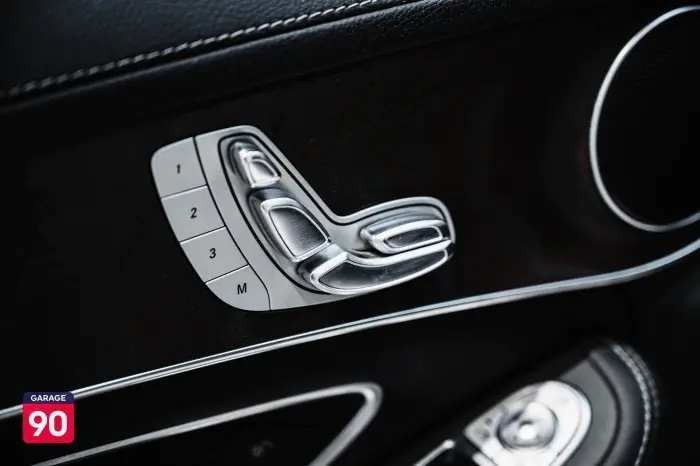 Mercedes-Benz C200 2019 - صورة 18