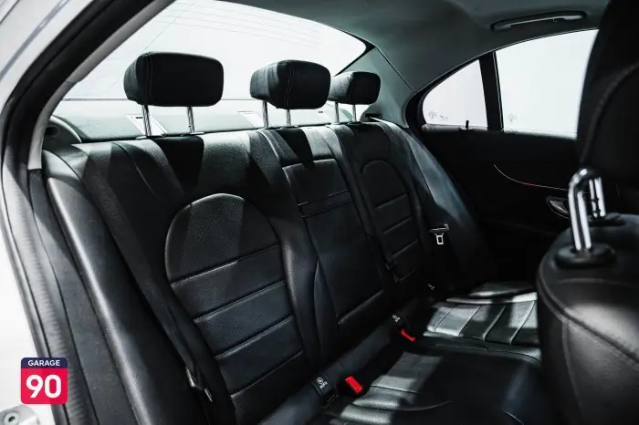 Mercedes-Benz C200 2019 - صورة 16