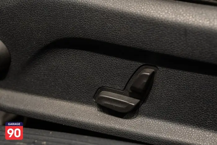 Mercedes-Benz C200 2020 - صورة 16