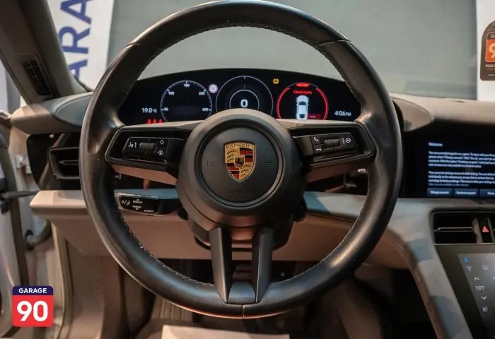 Porsche Taycan 2022 - صورة 10