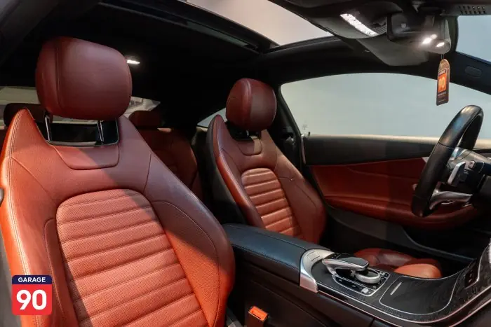 Mercedes-Benz C300 2020 - صورة 15