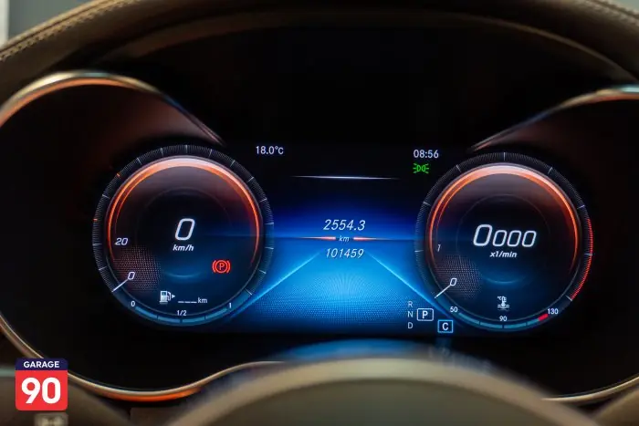 Mercedes-Benz C300 2020 - صورة 14