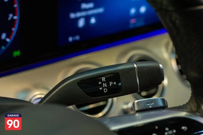 Mercedes-Benz E200 2021 - صورة 16