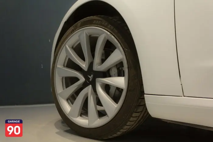 Tesla Model 3 2020 - صورة 7
