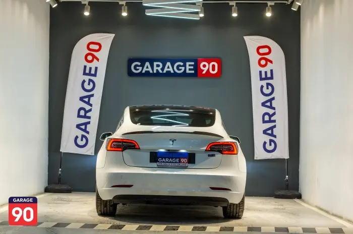 Tesla Model 3 2020 - صورة 4