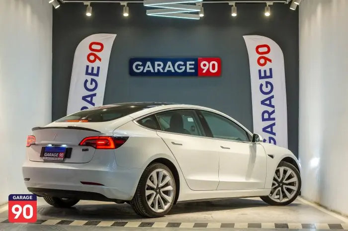Tesla Model 3 2020 - صورة 6