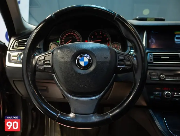 bmw 520i 2015 - صورة 13