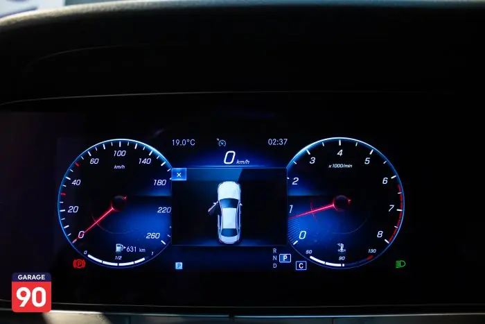 Mercedes-Benz E200 2022 - صورة 14