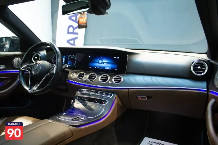 Mercedes-Benz E200 2022 - صورة 11