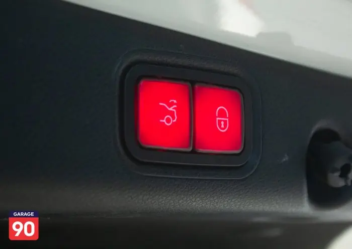 Mercedes-Benz E200 2020 - صورة 19