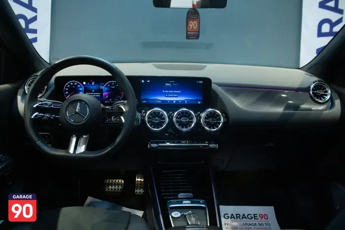 Mercedes-Benz GLA200 2024 - صورة 12