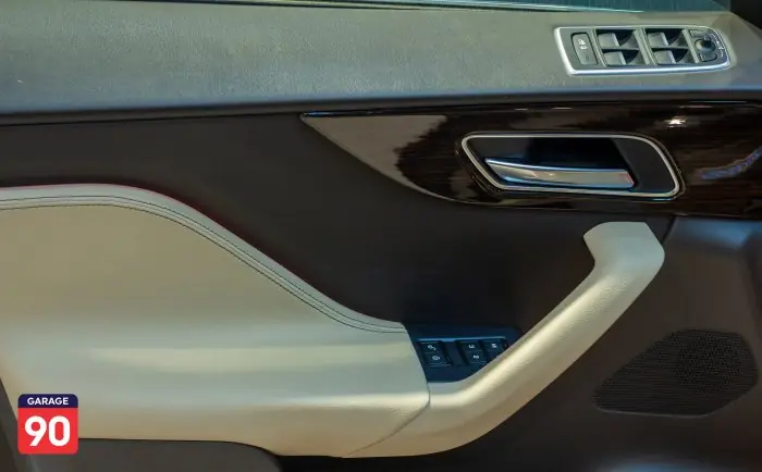 Jaguar E-PACE 2019 - صورة 18