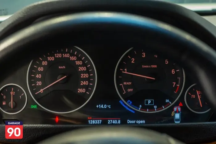 bmw 318i 2018 - صورة 11